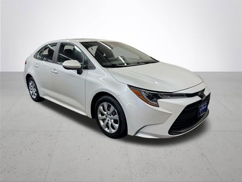 Used 2024 Toyota Corolla LE FWD image 9