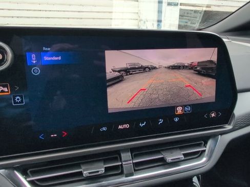 New 2026 Chevrolet Equinox EV LT image 21