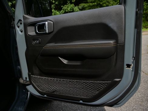 Used 2024 Jeep Wrangler Unlimited Sahara AWD/4WD image 43