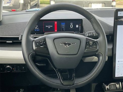 Used 2022 Ford Mustang Mach-E Premium image 8