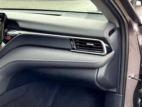 Used 2023 Toyota Camry SE image 13