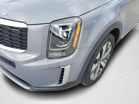 Used 2022 Kia Telluride S FWD image 32