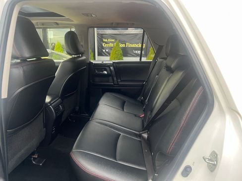 Used 2015 Toyota 4Runner Trail Premium image 32