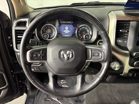 Used 2019 RAM 1500 Laramie AWD/4WD image 16