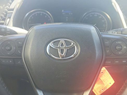 Used 2022 Toyota Camry SE FWD image 20