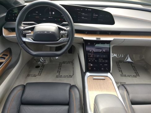 Used 2024 Lucid Air Touring AWD/4WD image 14