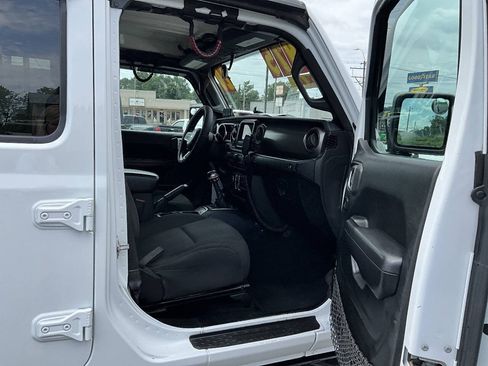 Used 2020 Jeep Gladiator Sport w/ Quick Order Package 23S AWD/4WD image 26