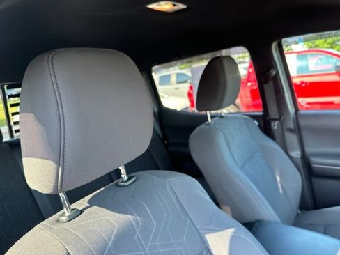 Used 2019 Toyota Tacoma TRD Off-Road AWD/4WD image 18
