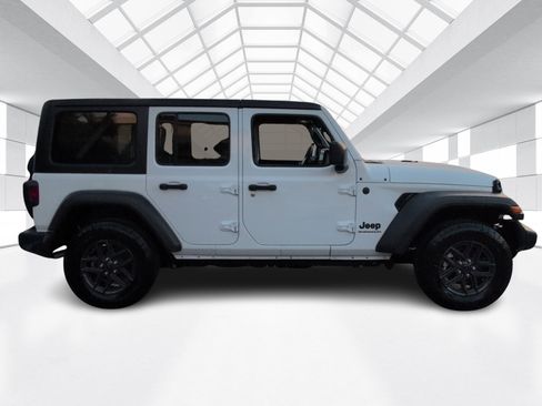Used 2025 Jeep Wrangler Sport S image 7