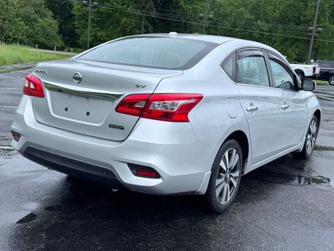 Used 2019 Nissan Sentra SV w/ Special Edition Package FWD image 6