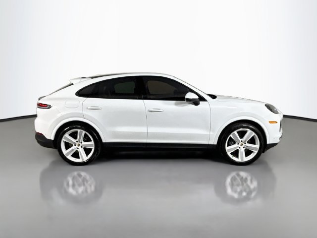 Used 2024 Porsche Cayenne Coupe AWD/4WD image 11