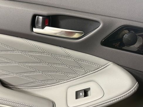 Used 2022 Toyota Avalon Limited w/ Advanced Safety Package image 24