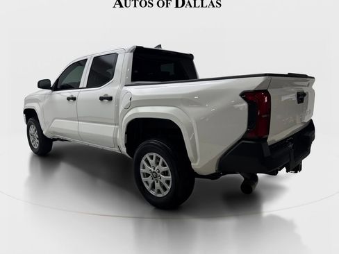 Used 2025 Toyota Tacoma SR image 9