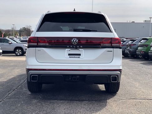 New 2026 Volkswagen Atlas Peak Edition AWD/4WD image 6