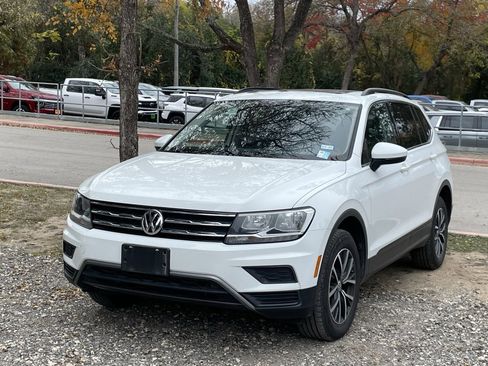 Used 2019 Volkswagen Tiguan SE image 1