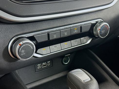 Used 2025 Nissan Altima 2.5 S image 23