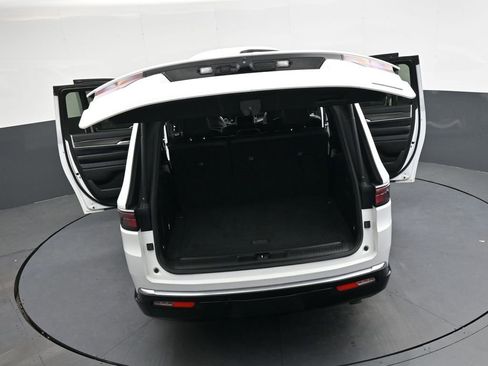 Used 2024 Jeep Wagoneer L Series II w/ Flexible Seating Group image 44