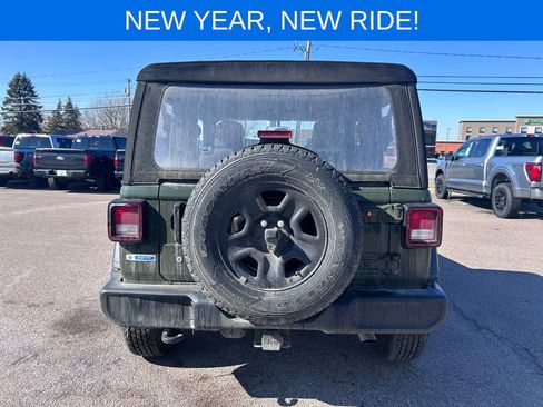 Used 2024 Jeep Wrangler Sport image 5