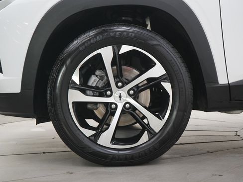 Used 2024 Chevrolet Trax RS w/ Driver Confidence Package FWD image 29