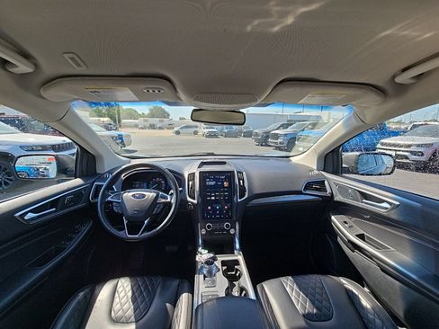 Used 2024 Ford Edge Titanium AWD/4WD image 2