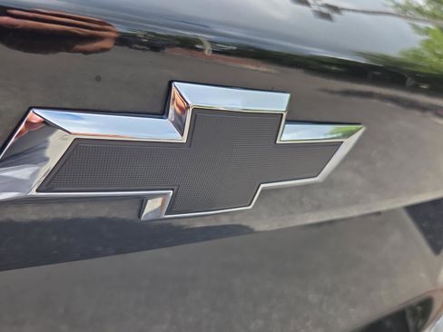 Used 2024 Chevrolet Trax RS w/ Sunroof Package FWD image 30