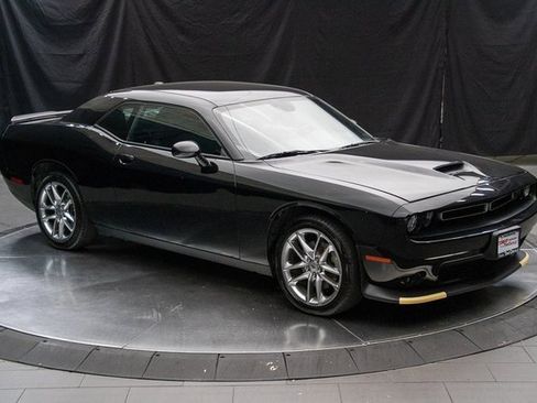 Used 2022 Dodge Challenger GT image 2