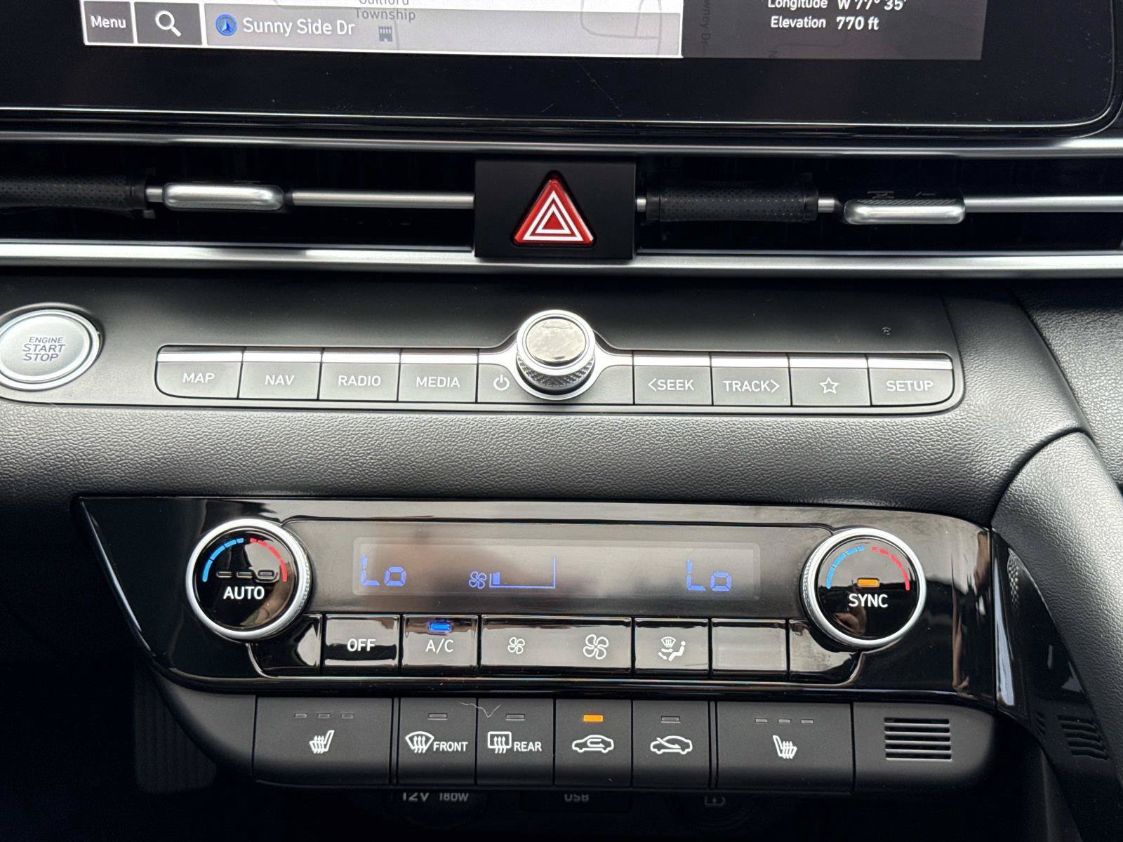 Certified 2022 Hyundai Elantra Limited FWD image 7