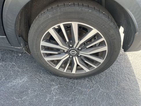 Used 2021 Nissan Kicks SV image 11