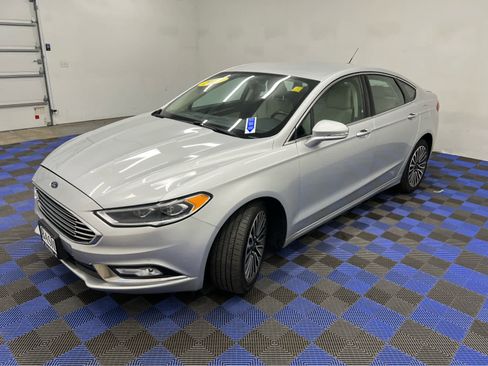 Used 2018 Ford Fusion Titanium image 12