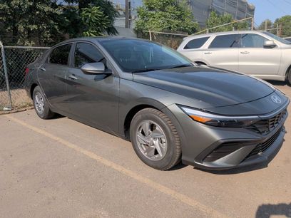 Used 2025 Hyundai Elantra SE