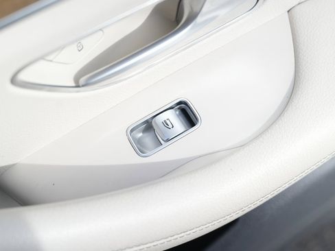 Used 2021 Mercedes-Benz GLE 350 4MATIC image 41