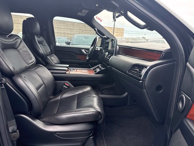 Used 2018 Lincoln Navigator Reserve w/ Technology Package AWD/4WD image 30