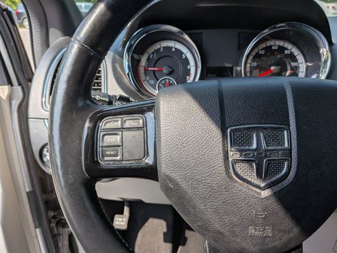 Used 2017 Dodge Grand Caravan SXT w/ Driver Convenience Group FWD image 12