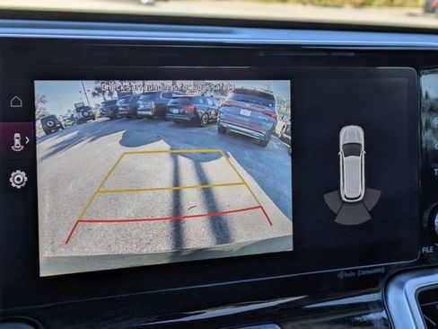 Used 2022 Kia Sorento S image 22