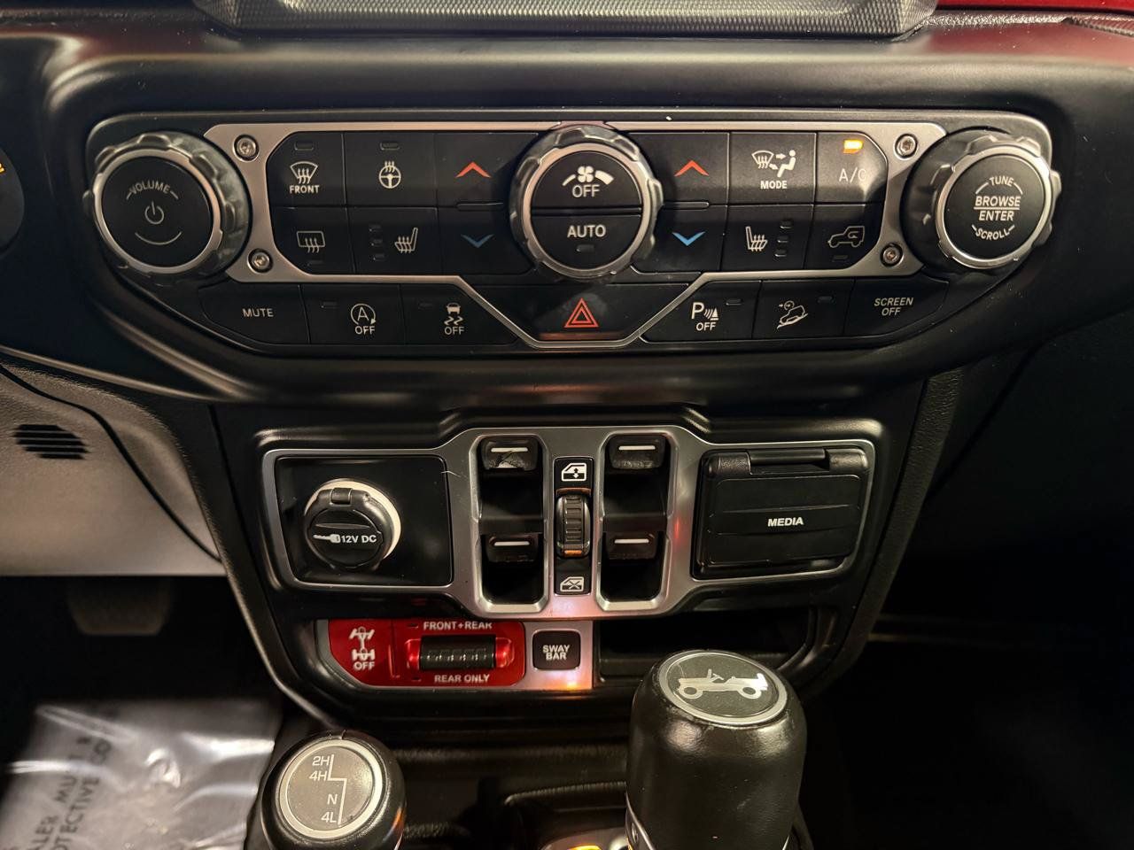 Used 2019 Jeep Wrangler Unlimited Rubicon AWD/4WD image 18