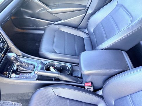 Used 2019 Volkswagen Passat 2.0T SE R-Line image 20