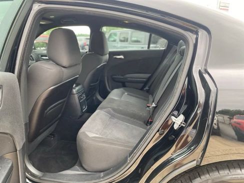 Used 2019 Dodge Charger SXT w/ Blacktop Package RWD image 13