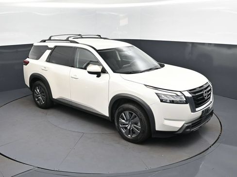 Used 2022 Nissan Pathfinder SV FWD image 36