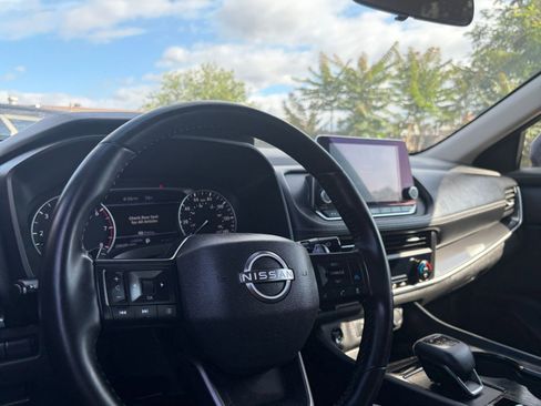Used 2025 Nissan Rogue SV FWD image 36