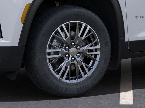 New 2025 Chevrolet Traverse LT image 9