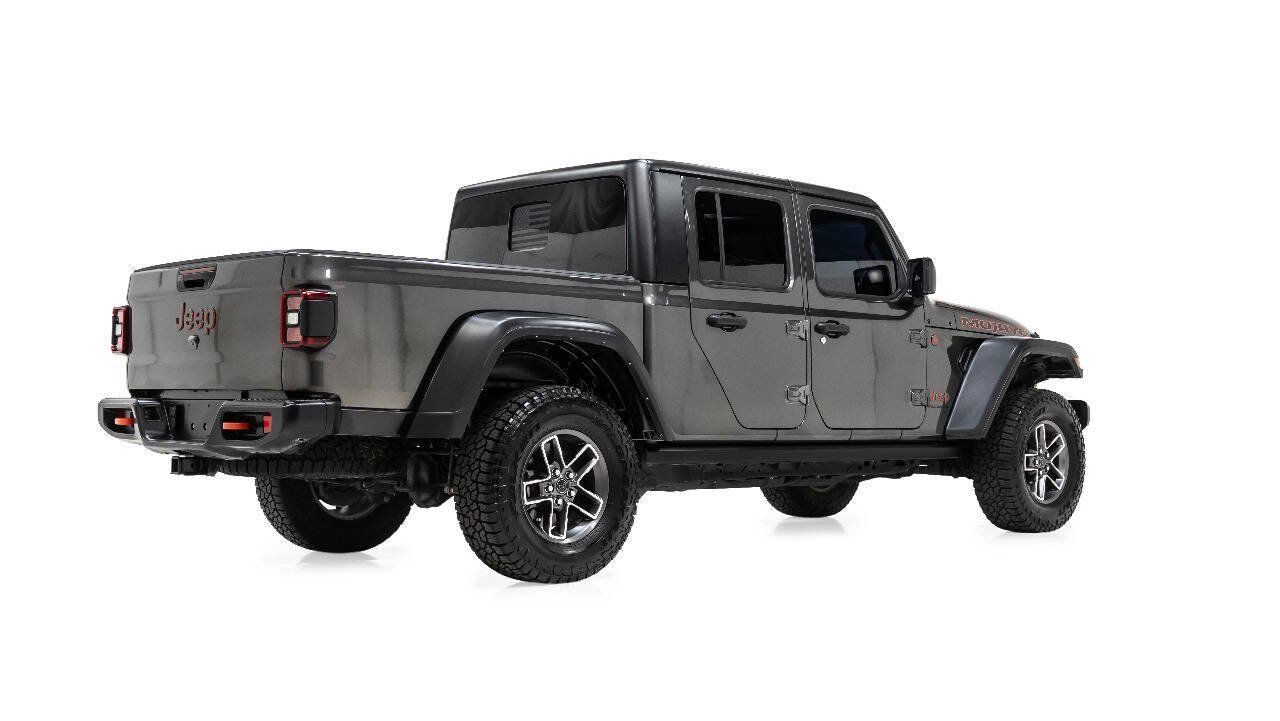 Used 2024 Jeep Gladiator Mojave AWD/4WD image 3