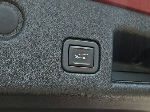 Used 2021 Chevrolet Equinox LT FWD image 30