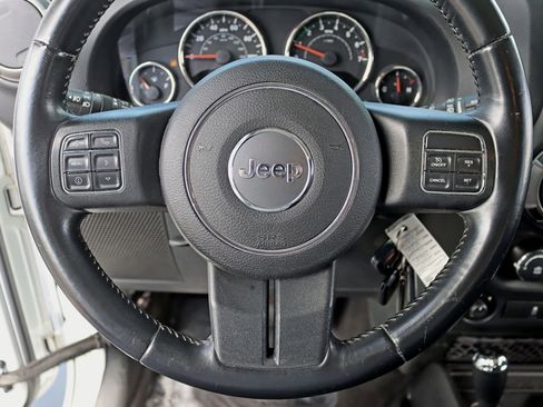Used 2015 Jeep Wrangler Unlimited Sport w/ Quick Order Package 24S AWD/4WD image 18