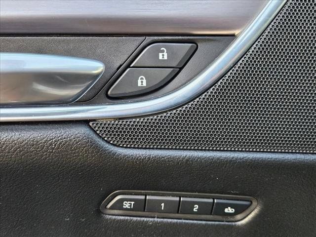 Used 2019 Cadillac XT5 Premium Luxury FWD image 24
