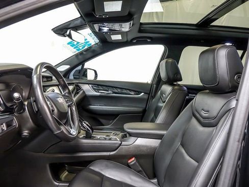 Used 2023 Cadillac XT6 Premium Luxury AWD/4WD image 13
