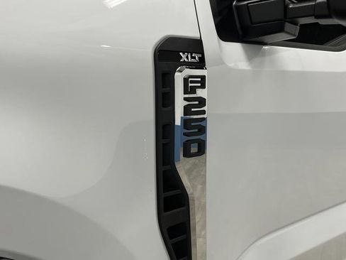 Used 2023 Ford F250 XLT image 32