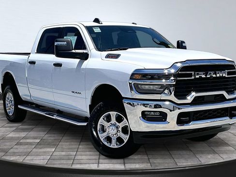 Certified 2025 RAM 2500 Big Horn AWD/4WD image 38