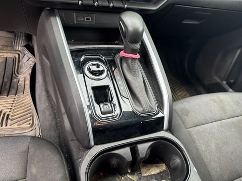 Used 2023 Chevrolet Colorado W/T AWD/4WD image 12