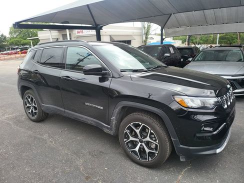 Used 2025 Jeep Compass Limited image 13