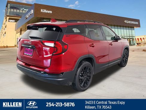 Used 2023 GMC Terrain SLT w/ Elevation Edition image 8